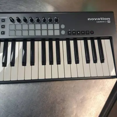 Novation - LAUNCHKEY 49 2